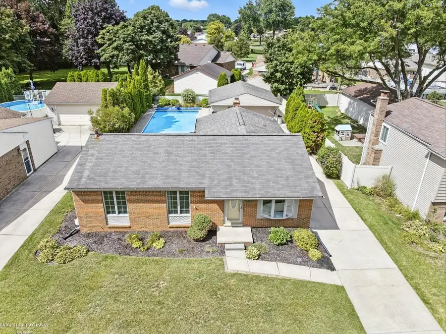 42011 Clayton, Clinton Township, MI 48038 - #2