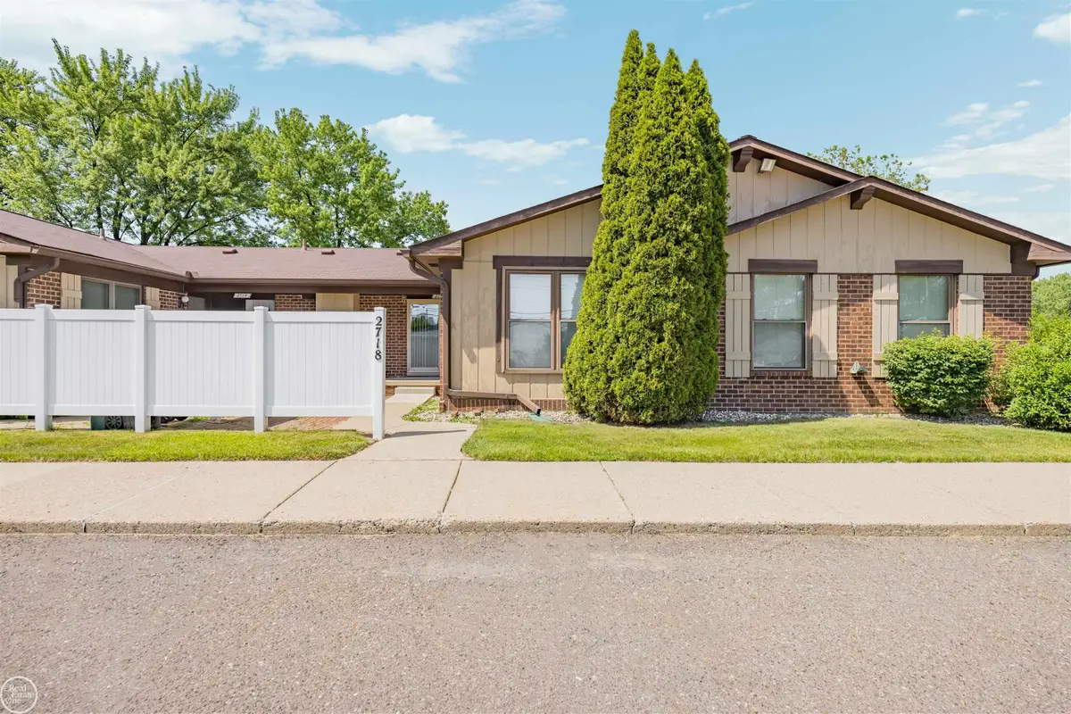 2718 Roundtree, Troy, MI 48083 - #1