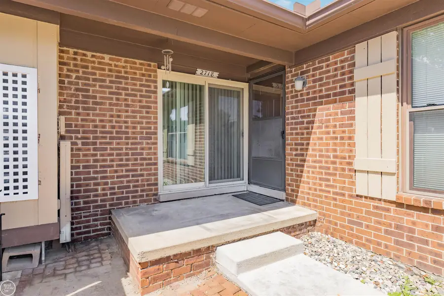 2718 Roundtree, Troy, MI 48083 - #2