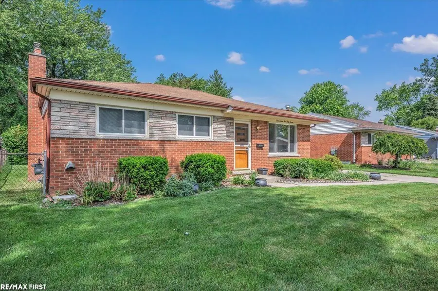 33247 Regal, Fraser, MI 48026 - #2