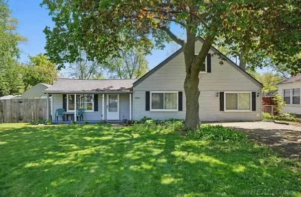 1840 Manse, Waterford, MI 48328