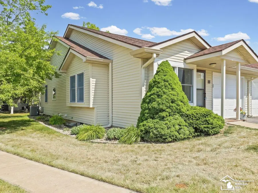 729 Clark #18, Tecumseh, MI 49286 - #2