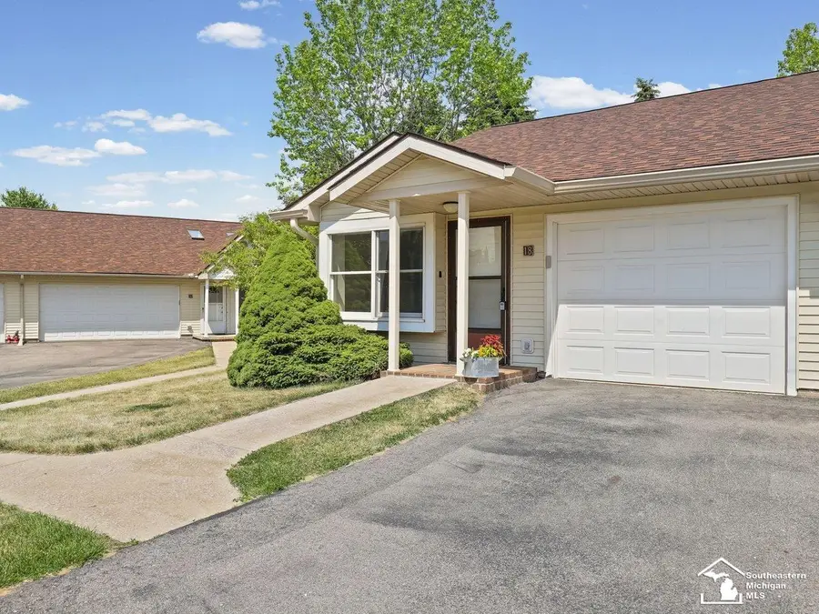 729 Clark #18, Tecumseh, MI 49286 - #3
