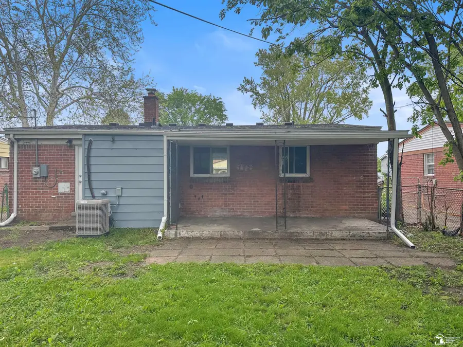 29219 York, Inkster, MI 48141 - #2