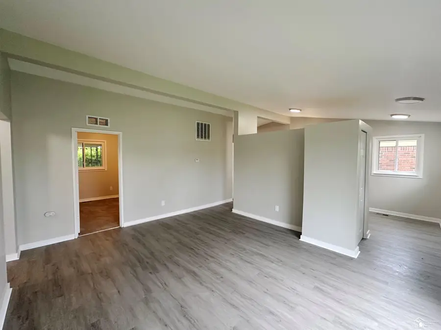 29219 York, Inkster, MI 48141 - #3