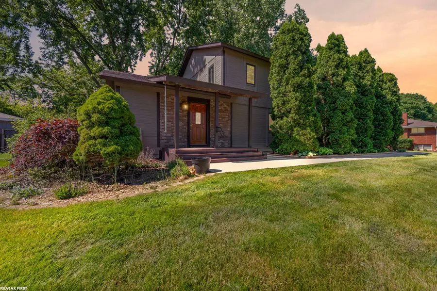 38661 Jahn, Livonia, MI 48152 - #2