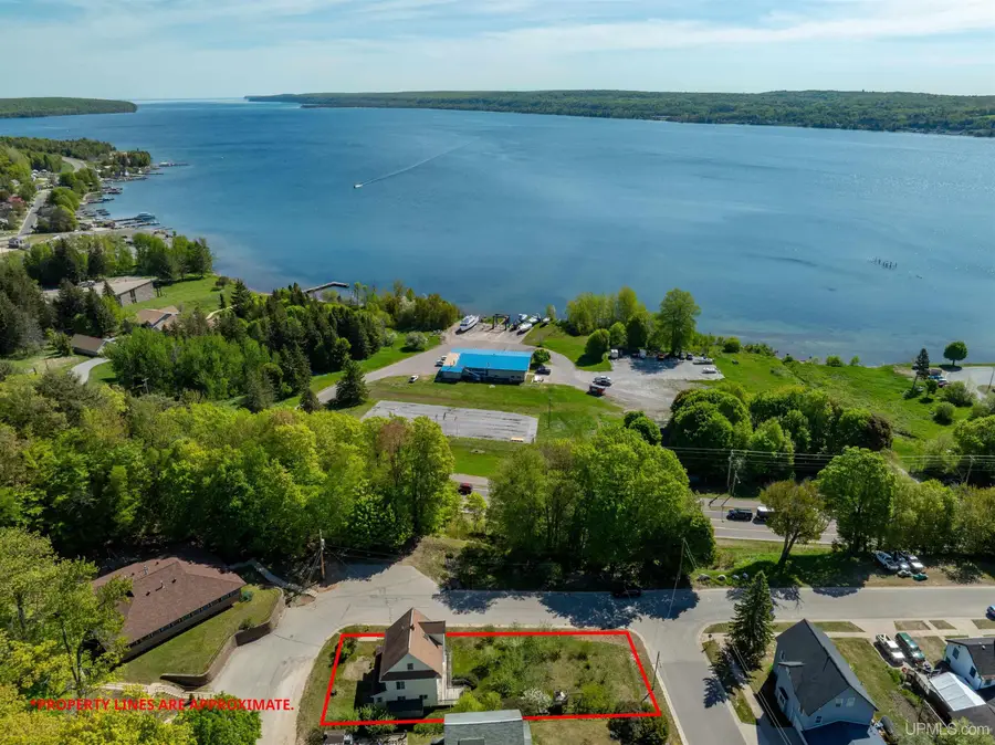 1001 W Munising, Munising, MI 49862 - #2