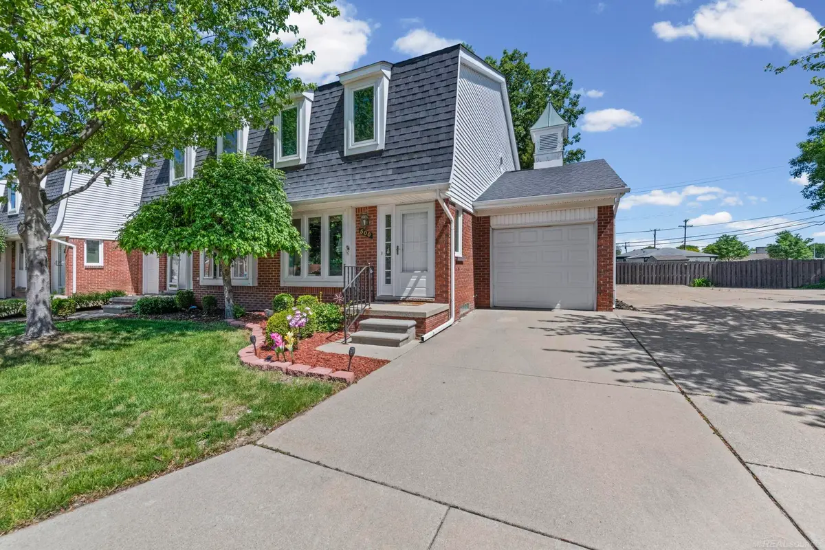 500 Pineview, Saint Clair Shores, MI 48081 - #1