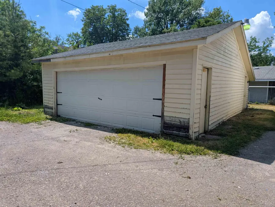 1015 Cass, Saginaw, MI 48602 - #2