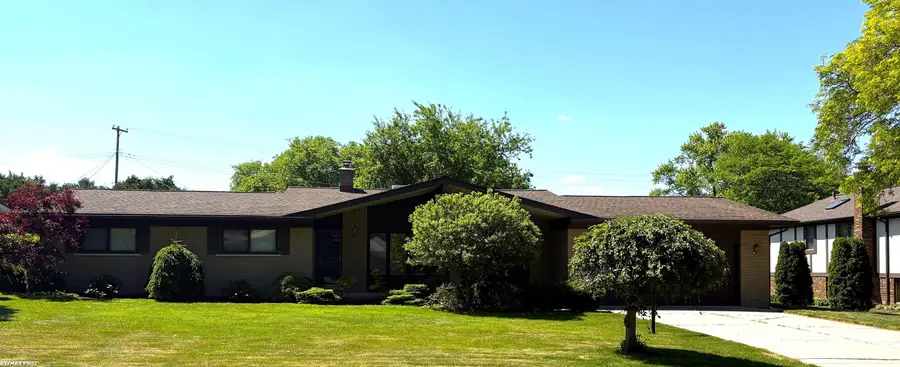 20210 Anita, Clinton Township, MI 48036 - #2