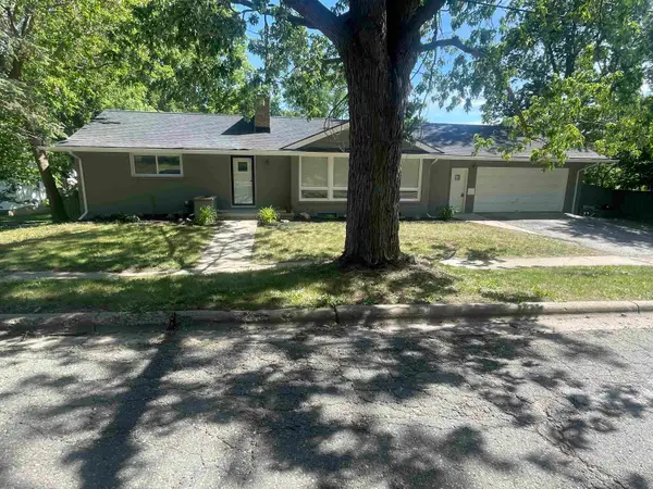 114 E Henry, Flushing, MI 48433