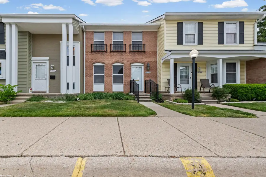 37578 Charter Oaks, Clinton Township, MI 48036 - #3