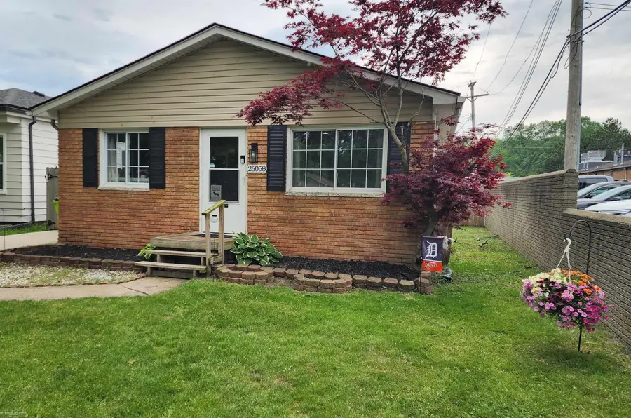 26058 Lamour, Harrison Township, MI 48045 - #2