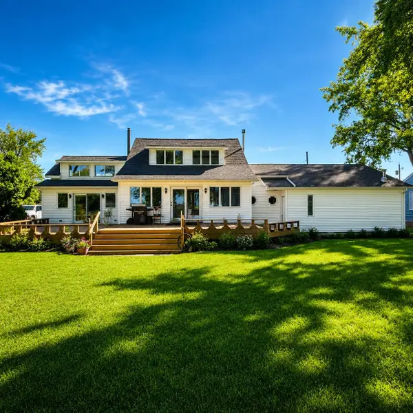 141 Bay Shore, Bay City, MI 48706