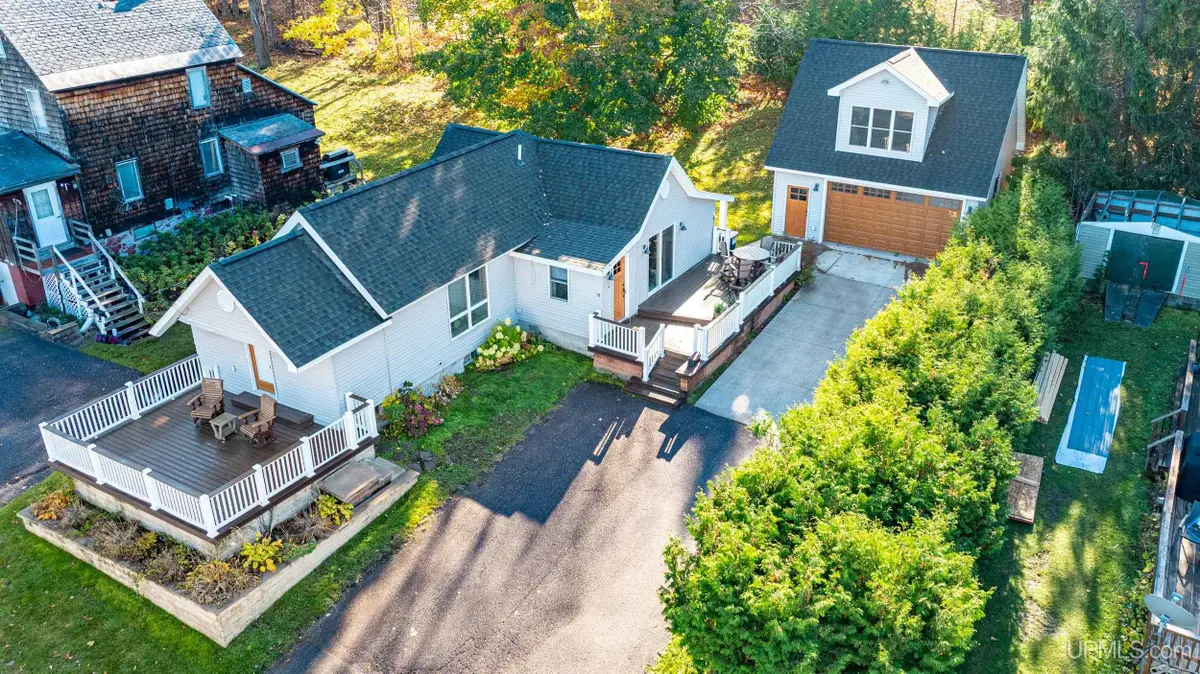 711 Calverley, Houghton, MI 49931 - #1