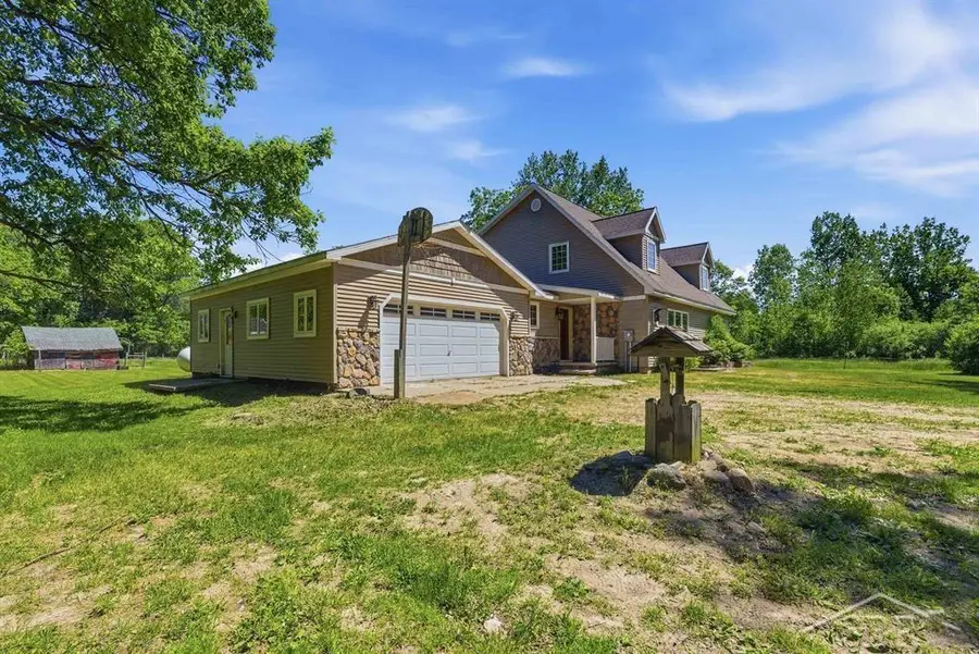 419 E Bradford, Midland, MI 48640 - #3