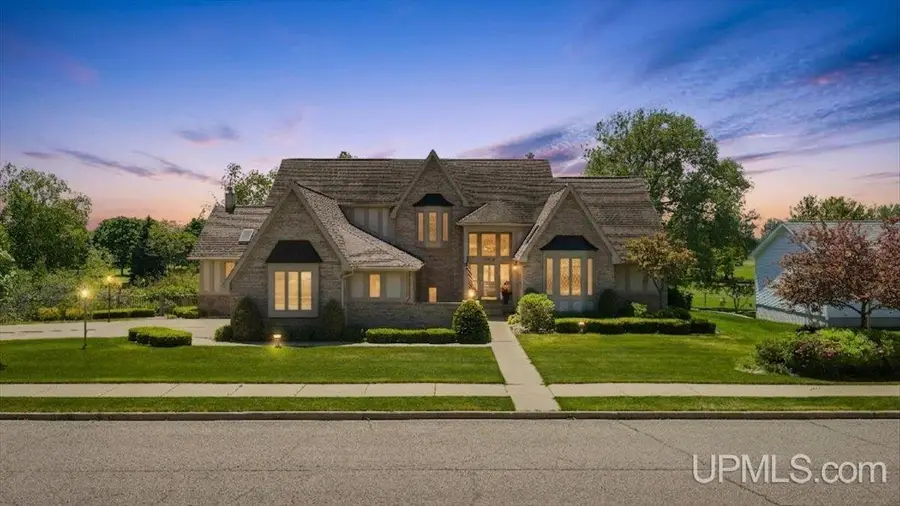 2009 13th Ave South, Escanaba, MI 49829 - #2