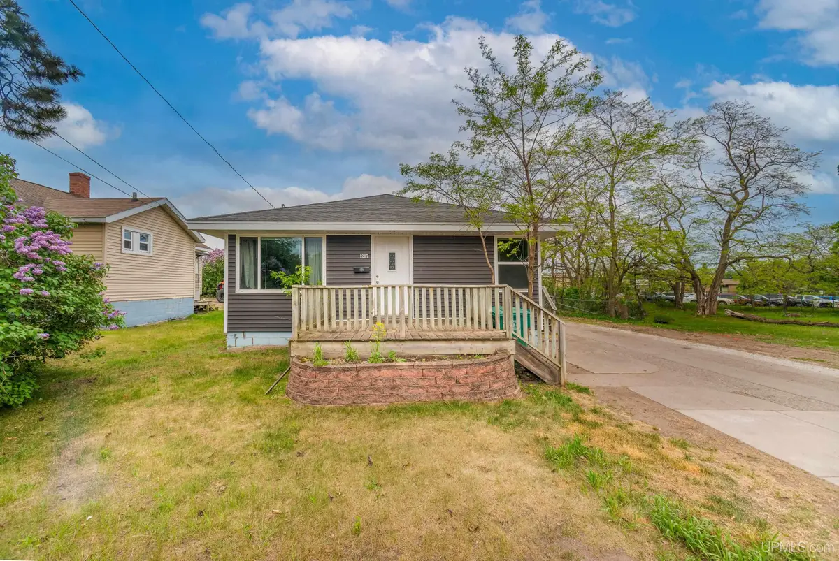 1207 Lincoln, Marquette, MI 49855 - #1