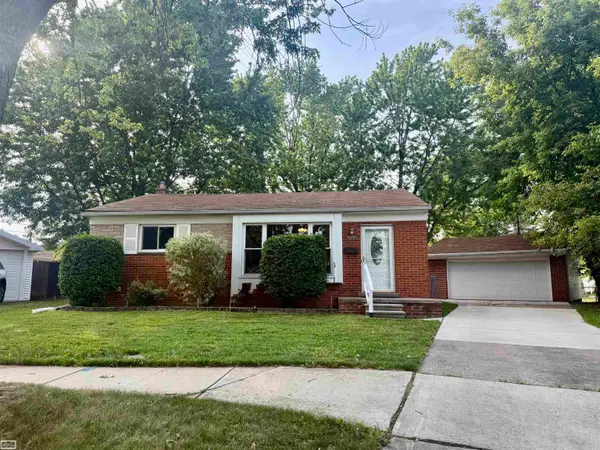 26093 La Salle Ct., Roseville, MI 48066