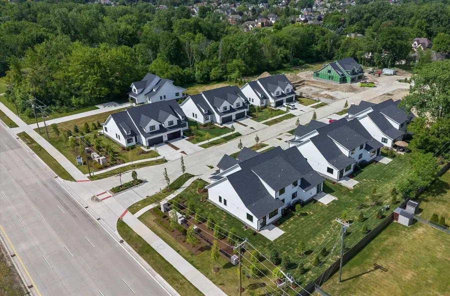5748 Heights #Unit 13 / Building 7, Sterling Heights, MI 48314 - #2