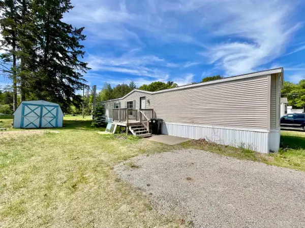 8467 P.5 #10, Gladstone, MI 49837