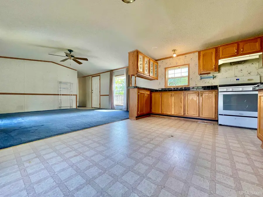 8467 P.5 #10, Gladstone, MI 49837 - #3