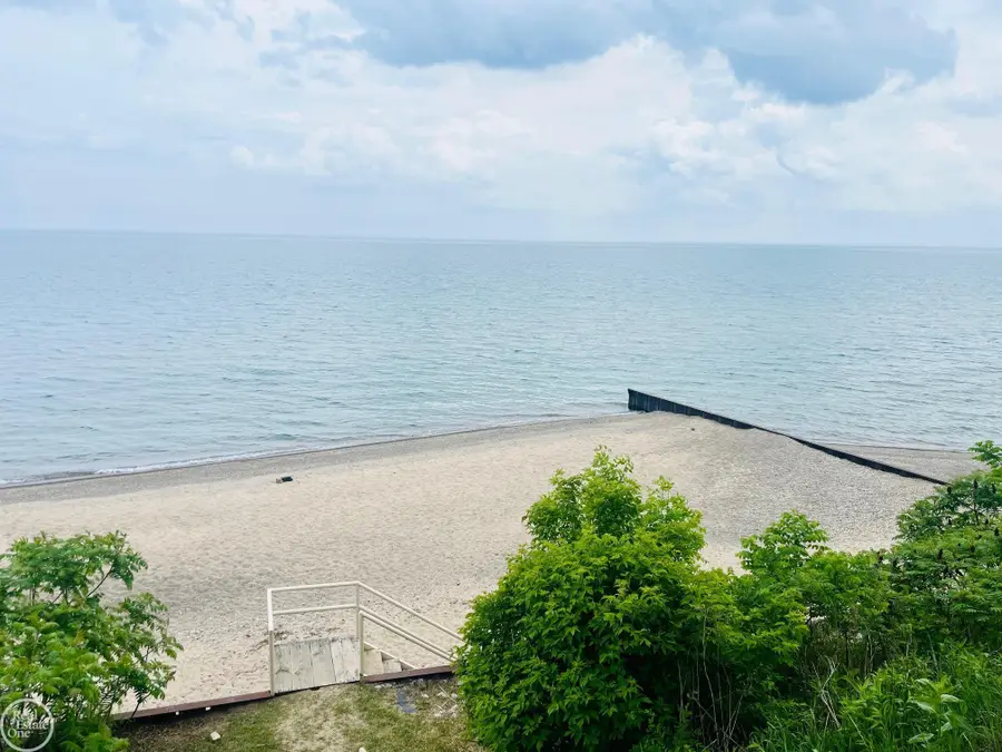7295 N Elmwood, Worth, MI 48450 - #3