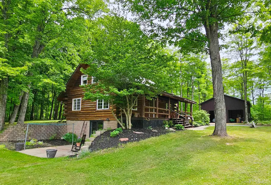 10585 S Us Highway 41, Skandia, MI 49885 - #2