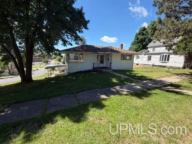 401 W Brown, Iron Mountain, MI 49801 - #1