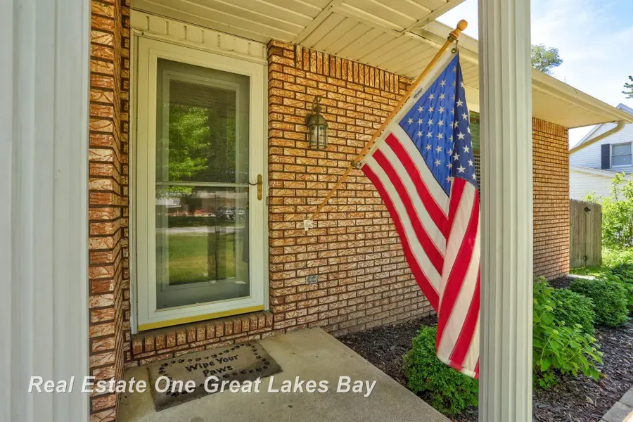 5469 George, Saginaw, MI 48603 - #2