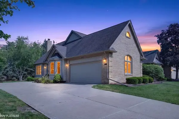 54532 Cambridge, Shelby Twp, MI 48315