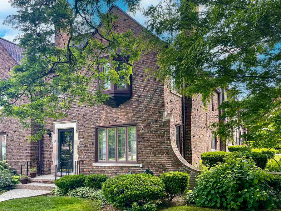 520 St. Clair, Grosse Pointe, MI 48230 - #2
