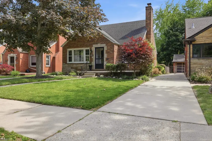 21144 Fleetwood, Harper Woods, MI 48225 - #2