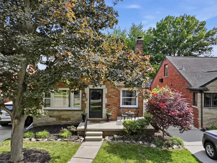21144 Fleetwood, Harper Woods, MI 48225 - #3