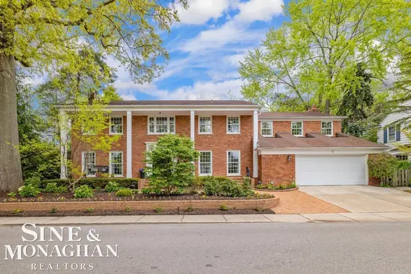 66 Colonial, Grosse Pointe Shores, MI 48236
