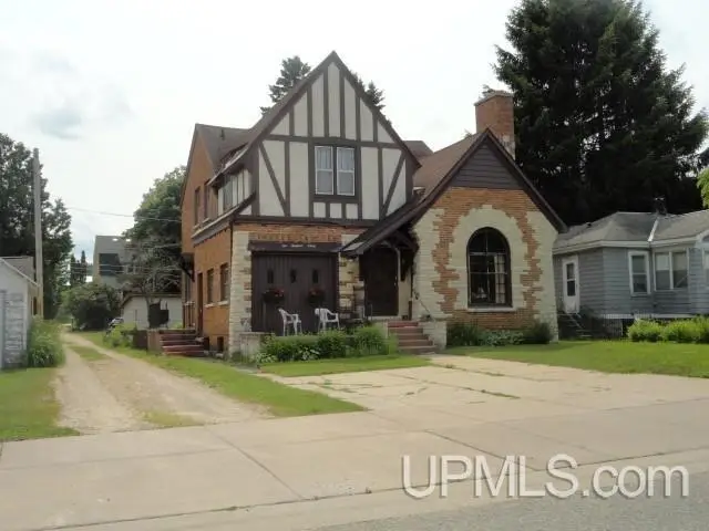 130 E Onota, Munising, MI 49862 - #1