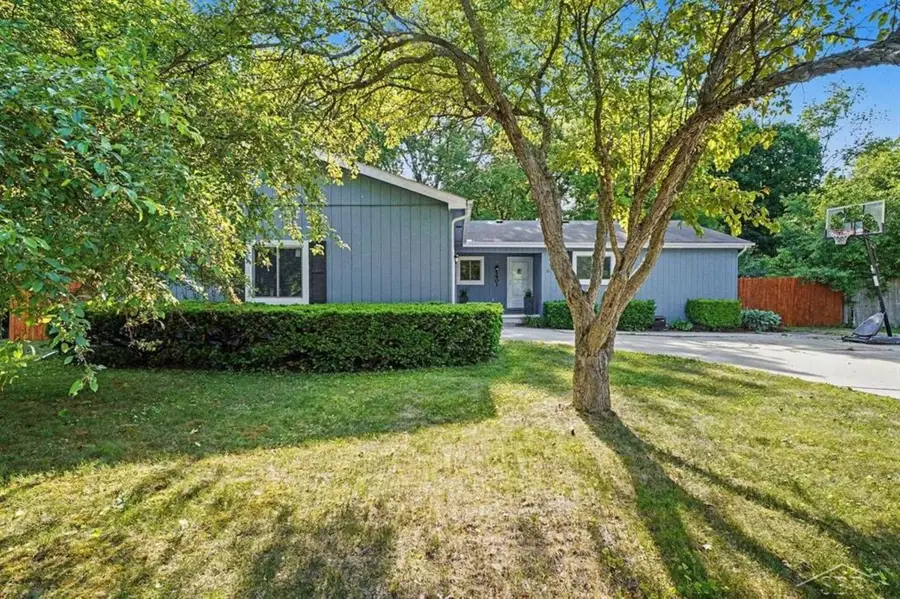 5401 Drake, Midland, MI 48640 - #2