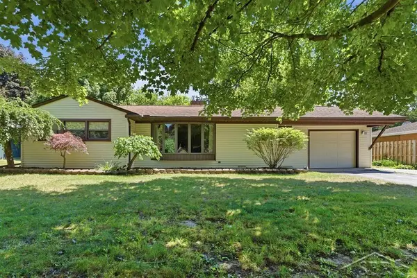1316 Rainbow, Saginaw, MI 48638