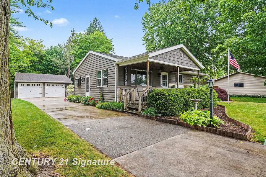 220 S 7th, Freeland, MI 48623 - #2