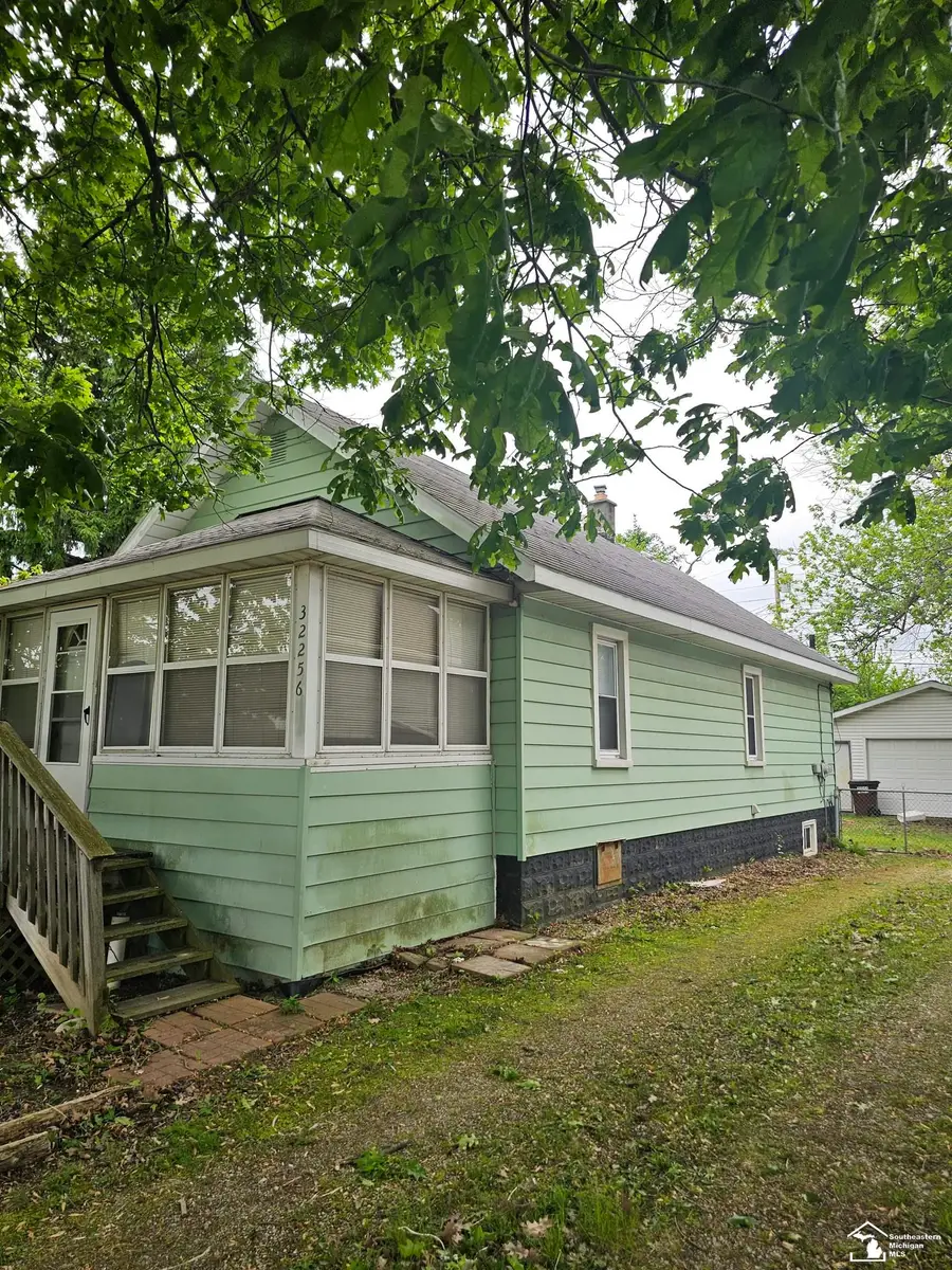 32256 York, Rockwood, MI 48173 - #2