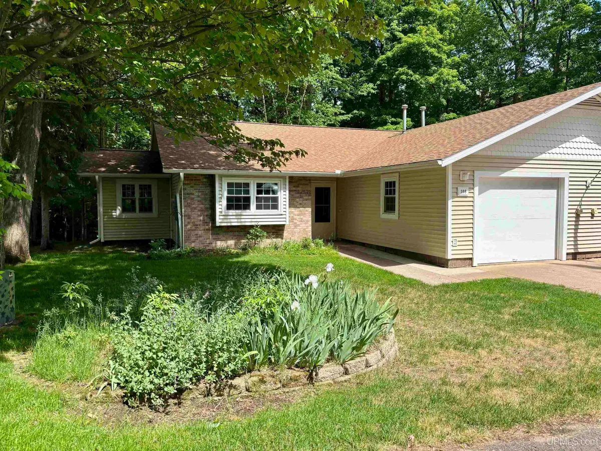 108 Forest Ridge, Marquette, MI 49855 - #1