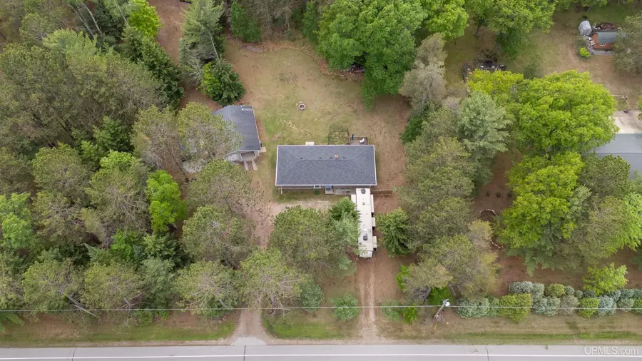 8395 P.5 Rd, Gladstone, MI 49837 - #2