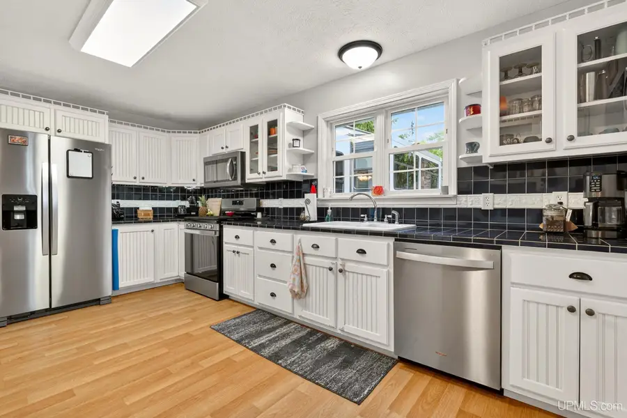 8395 P.5 Rd, Gladstone, MI 49837 - #3
