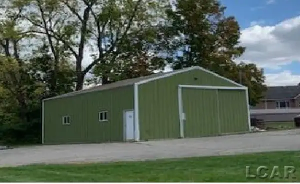 700 Oakwood, Adrian, MI 49221