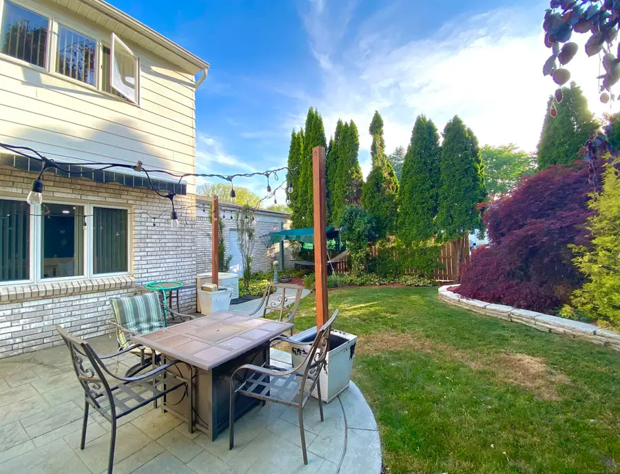 2330 Hillendale, Rochester Hills, MI 48309 - #2