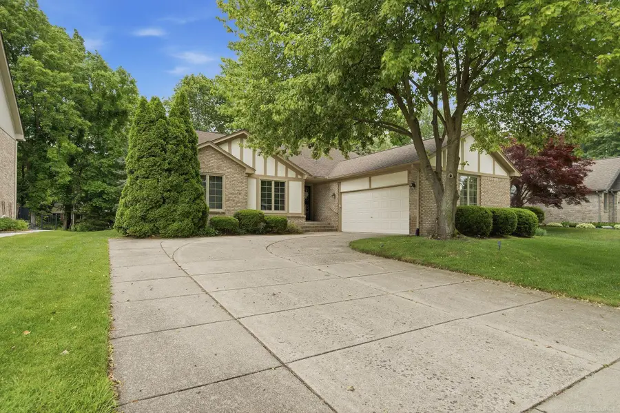 6704 Redford, Troy, MI 48085 - #2