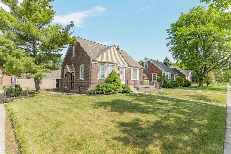 19505 Kelly, Harper Woods, MI 48225 - #3