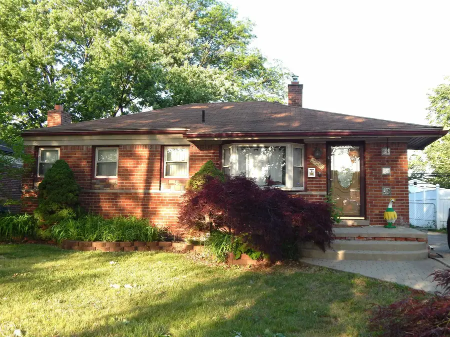 27200 Larchmont, Saint Clair Shores, MI 48081 - #2