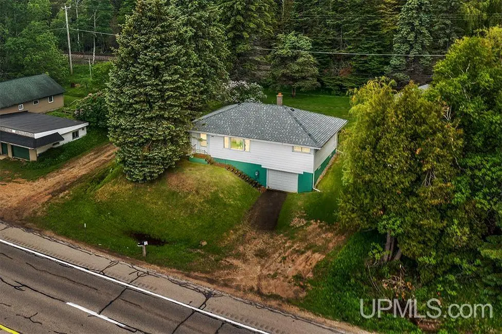 7403 Us 2 & 41 &m-35, Gladstone, MI 49837 - #1