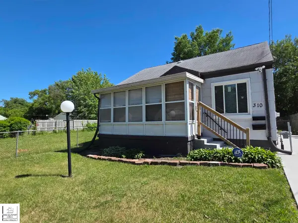 310 E Lyndon, Flint, MI 48505